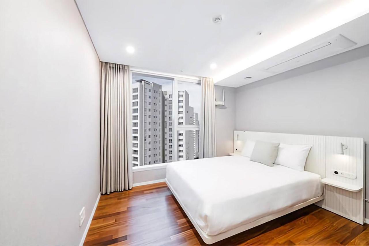 Uh Flat The Seocho Apartment Seoul Exterior photo