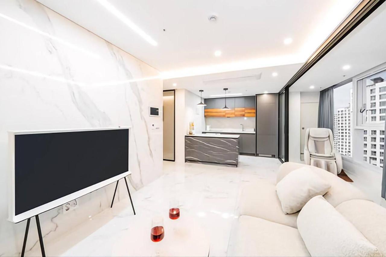 Uh Flat The Seocho Apartment Seoul Exterior photo