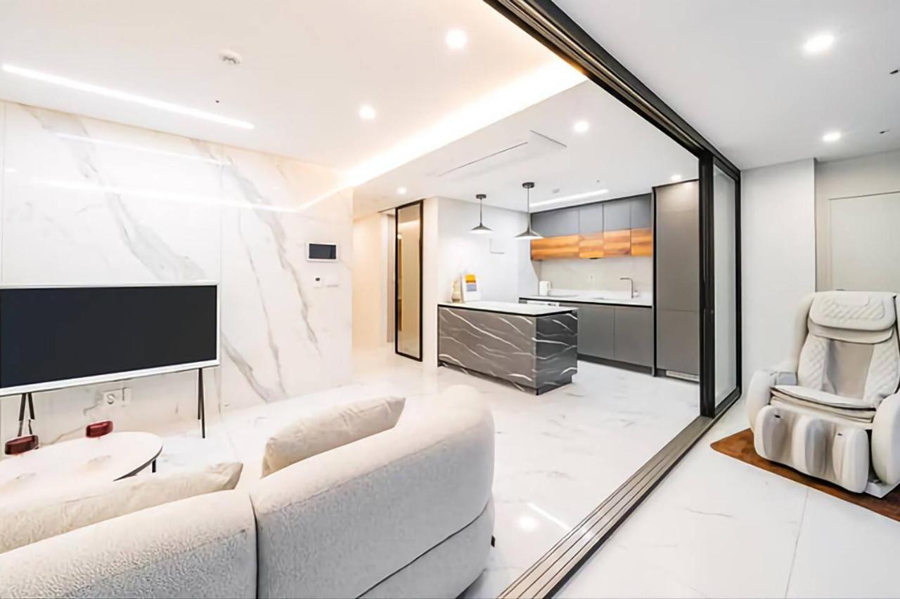 Uh Flat The Seocho Apartment Seoul Exterior photo