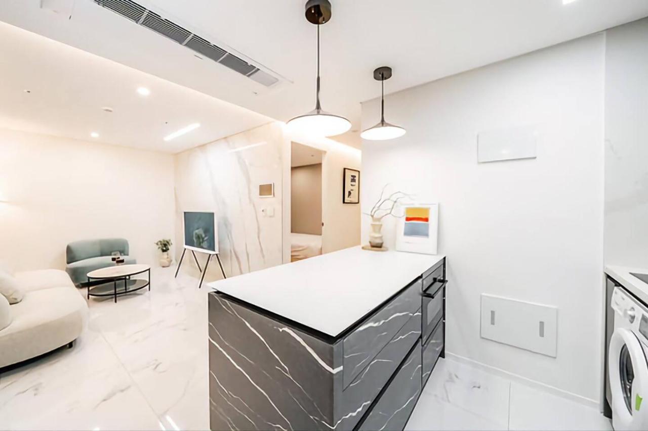 Uh Flat The Seocho Apartment Seoul Exterior photo